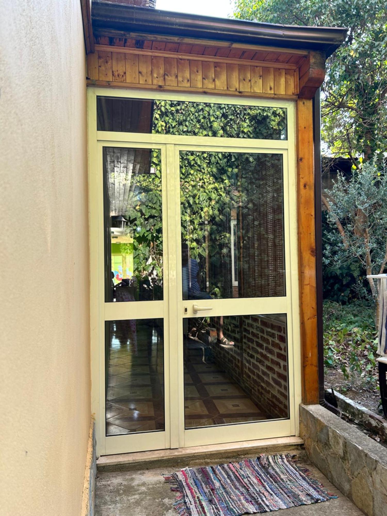 D1 Hostel Tirana Exterior photo