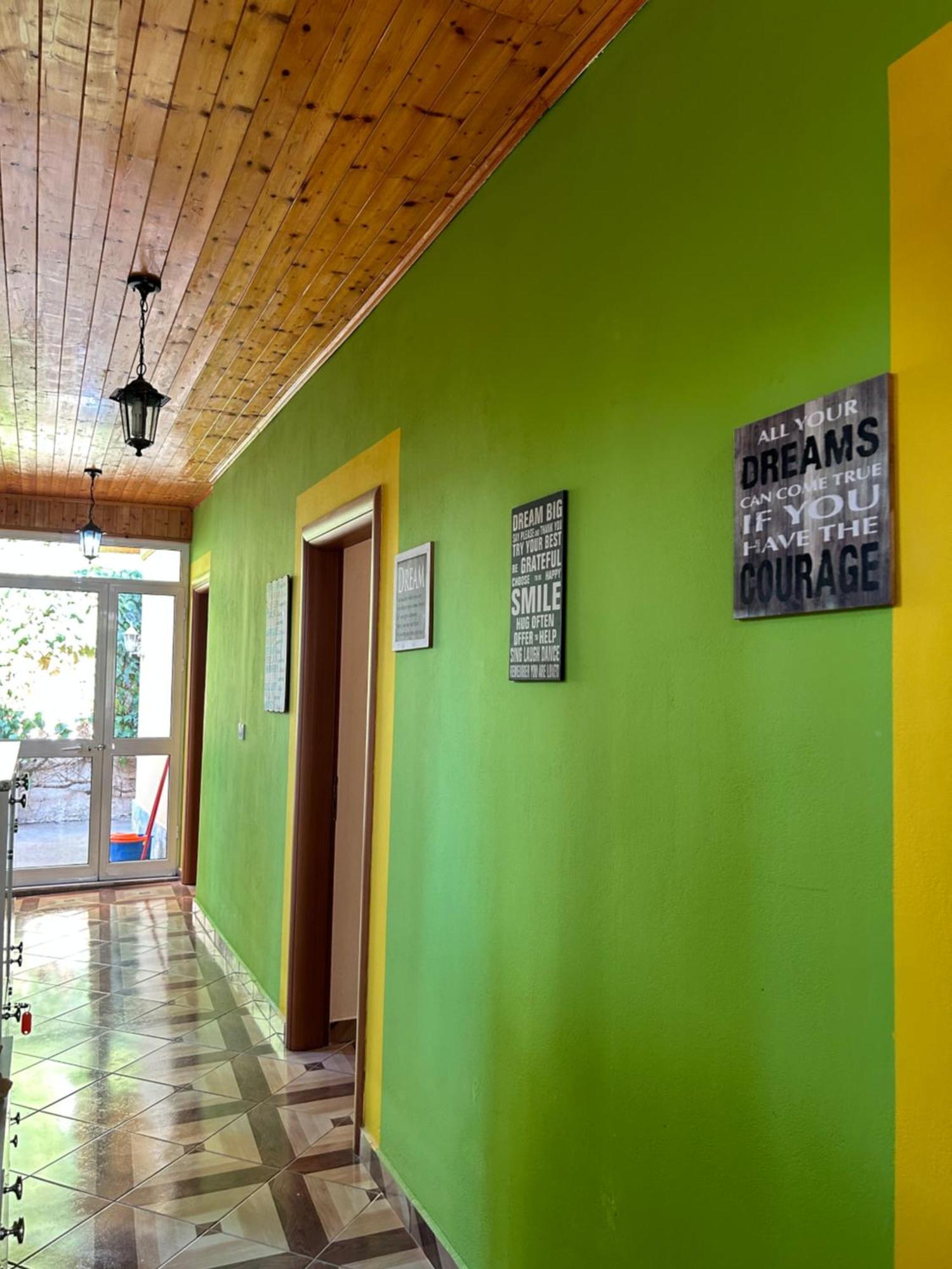 D1 Hostel Tirana Exterior photo