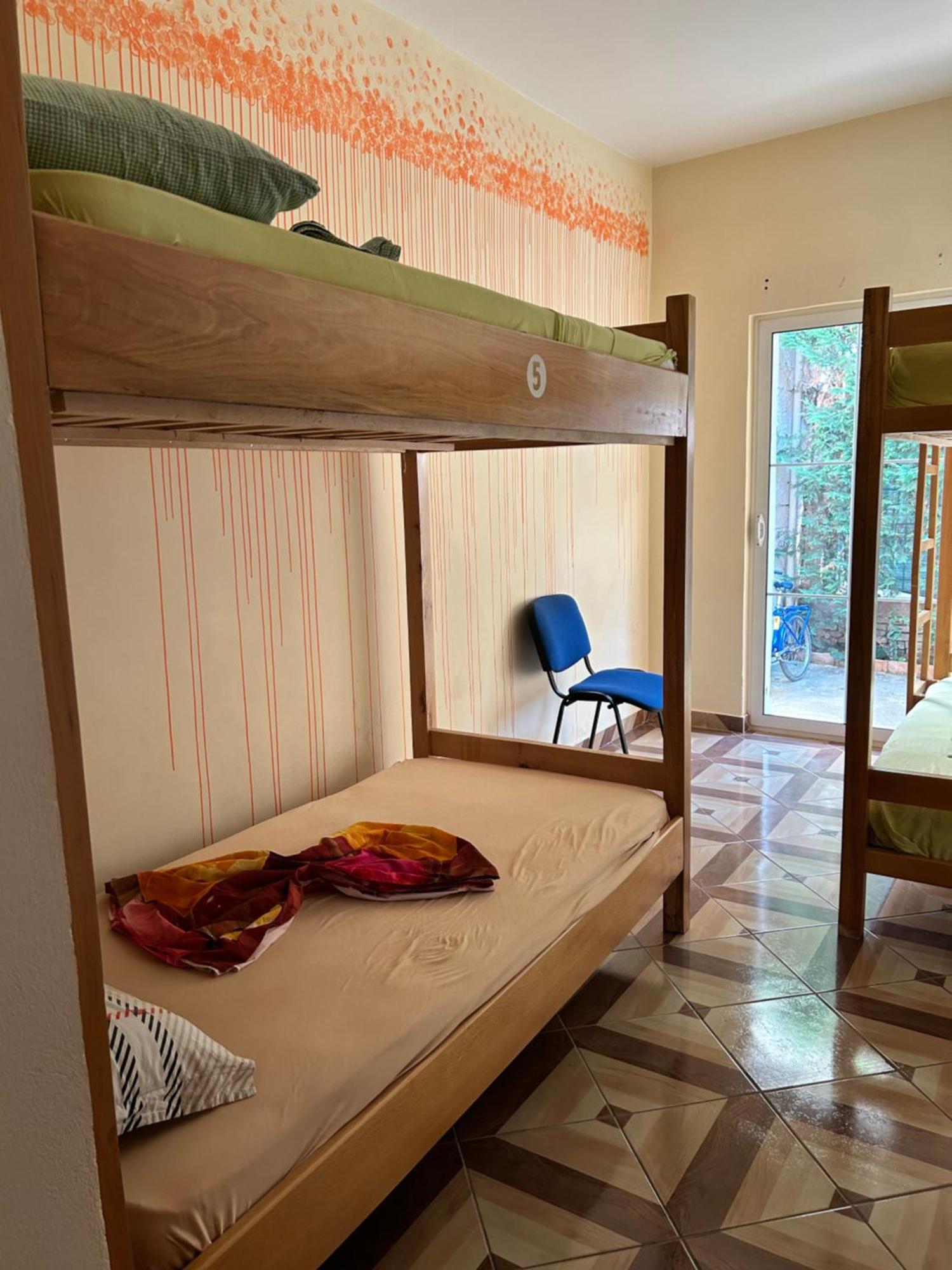 D1 Hostel Tirana Exterior photo