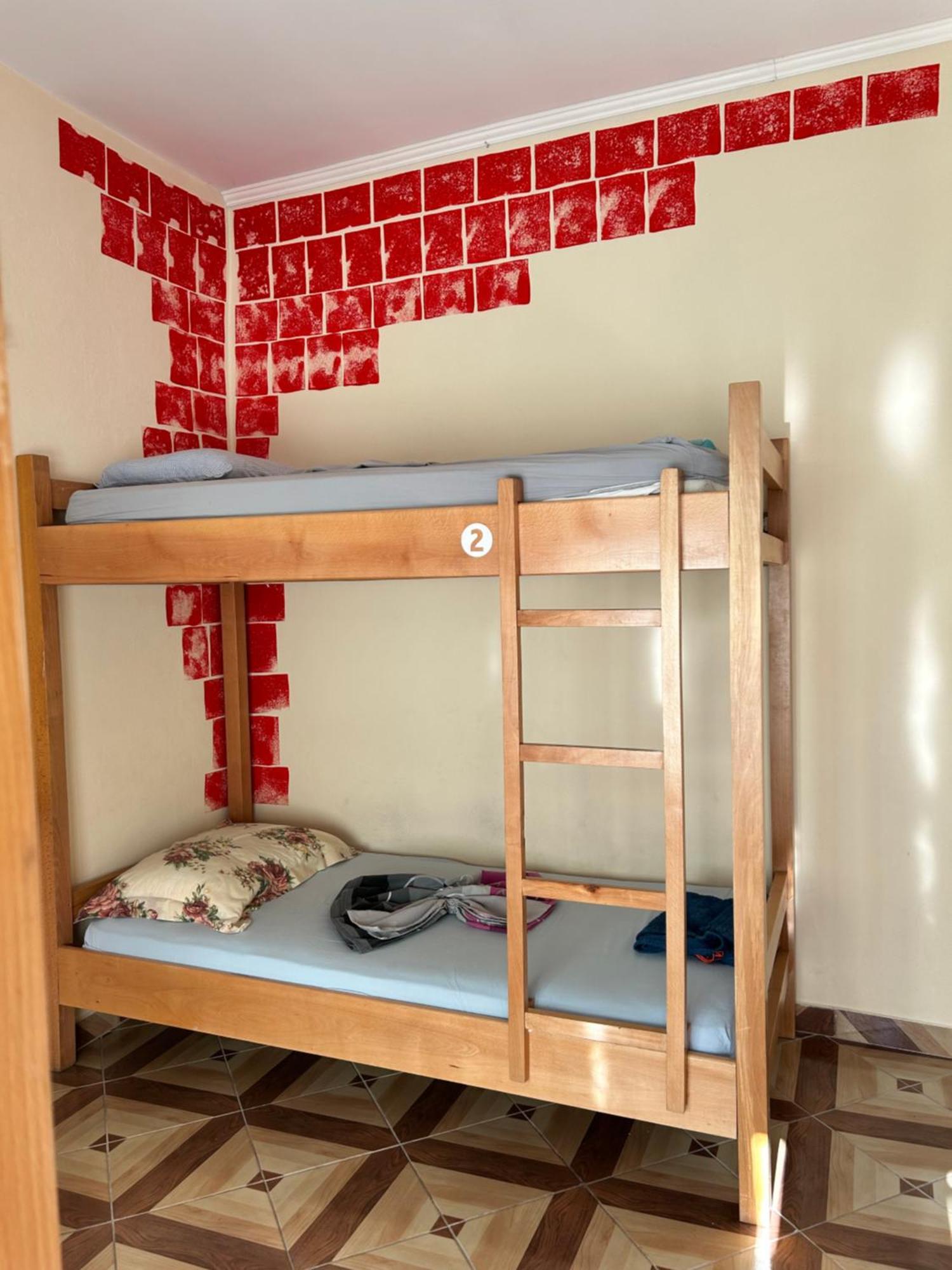 D1 Hostel Tirana Exterior photo