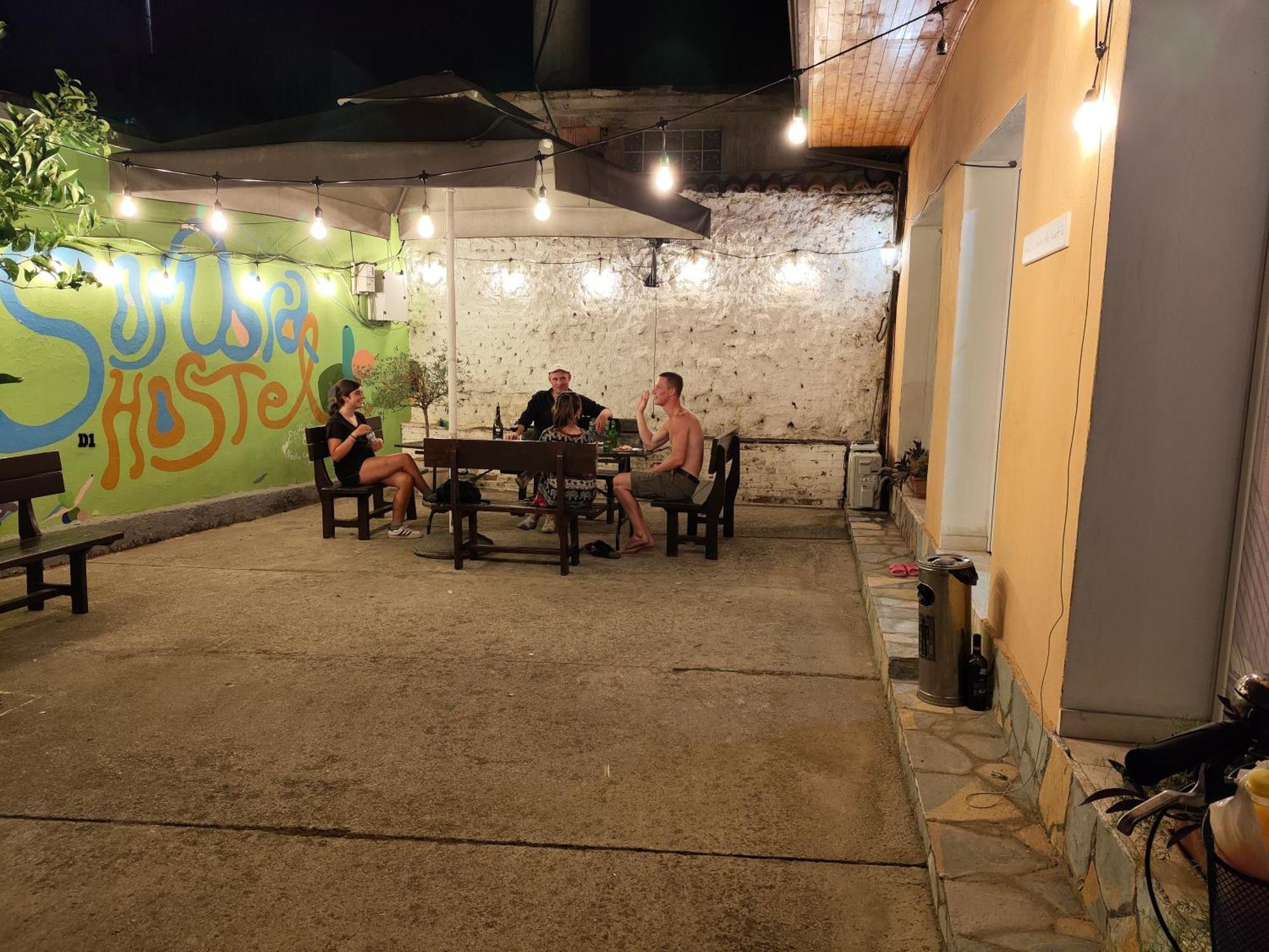 D1 Hostel Tirana Exterior photo