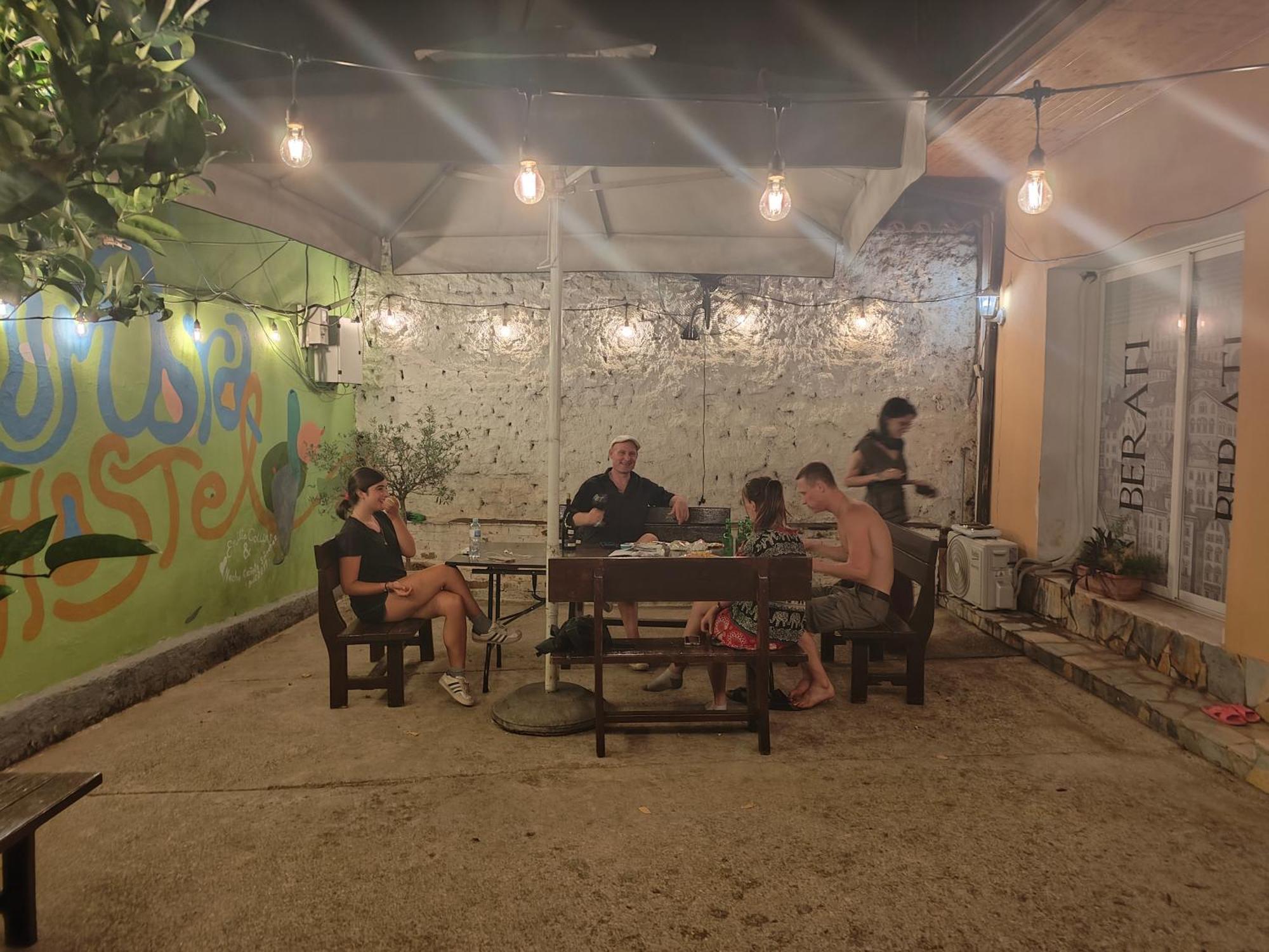 D1 Hostel Tirana Exterior photo